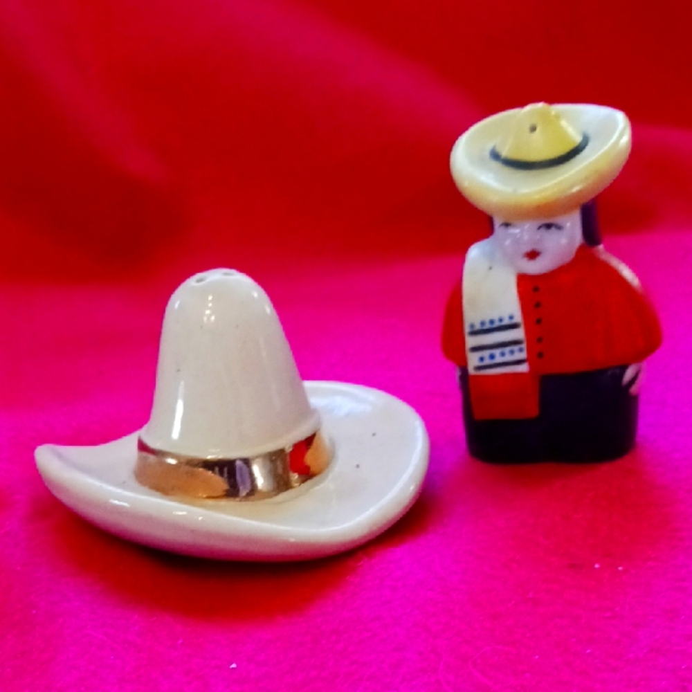 Vintage Mexican & Hat Salt and Pepper Shakers